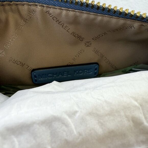 Michael Kors Jet Set Medium Pouchette Monogram Chambray Shoulder Bag Blue - Picture 6 of 9